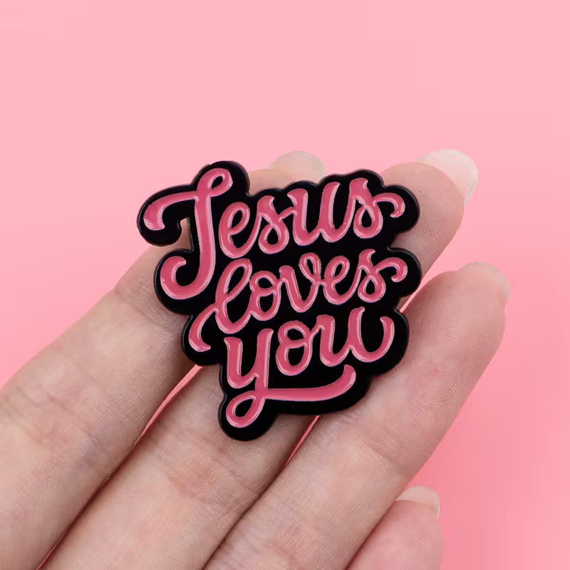 Jesus Loves You Pin – Goudkleurige Hart Pin met Kruis | Draag Gods Liefde Elke Dag